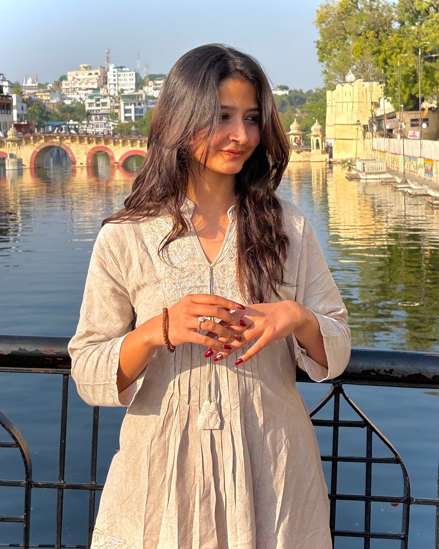 Udisha in Beige